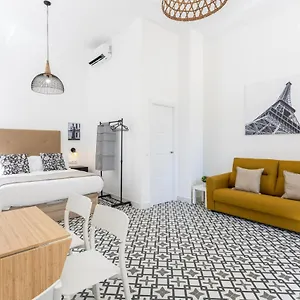 https://holidays2malaga-picasuss-loft-new-built-close-huelin.hotelsinnerja.org